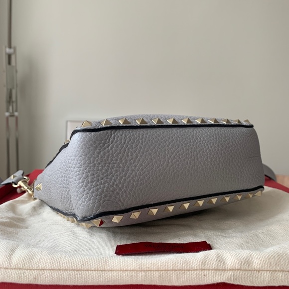 Valentino Garavani Rockstud Hobo leather crossbody - Picture 6 of 9